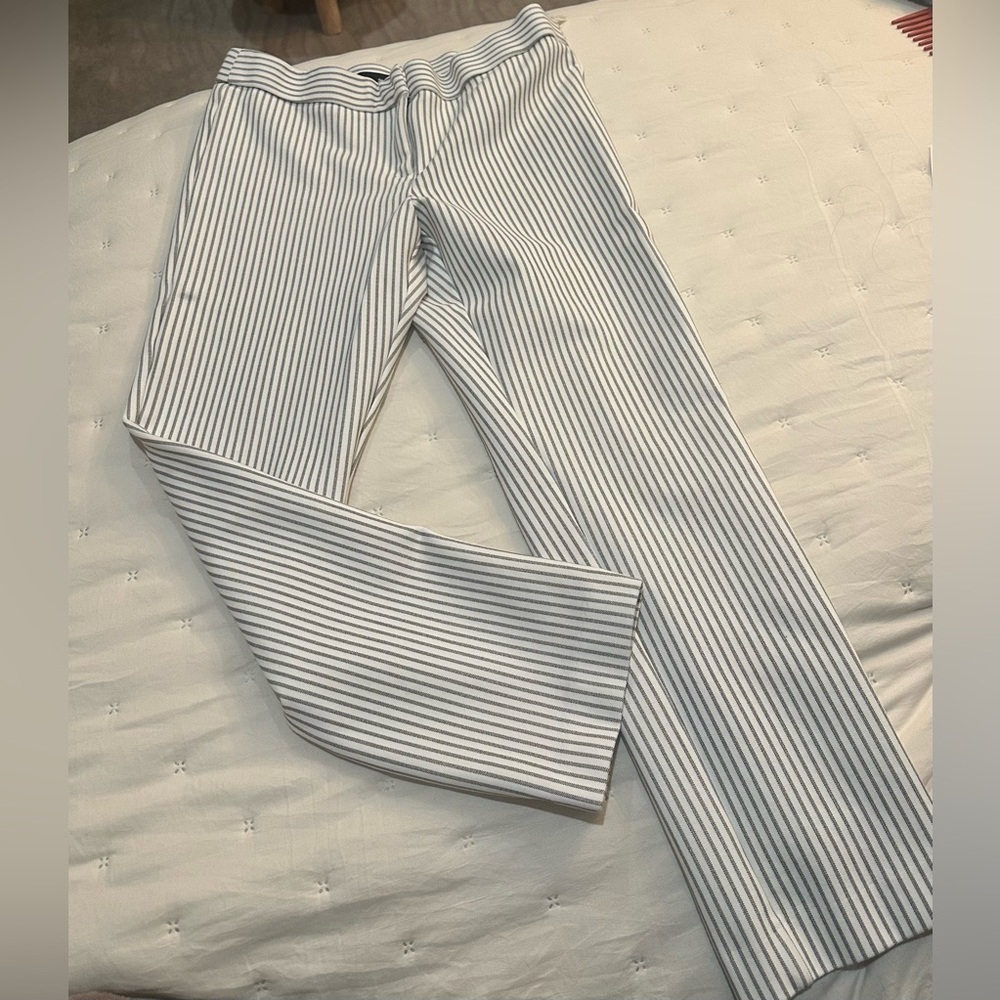 Amanda + Chelsea Striped Cropped Pants Black and Cream Size 6